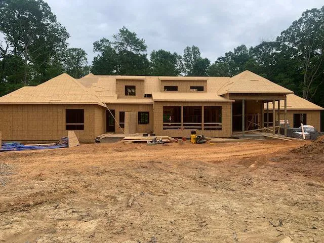 Brand New Custom Home — photograph 1