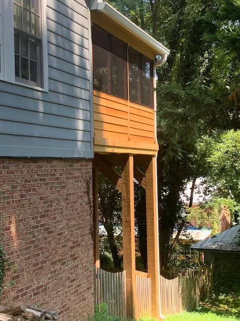 Porches — photograph 10